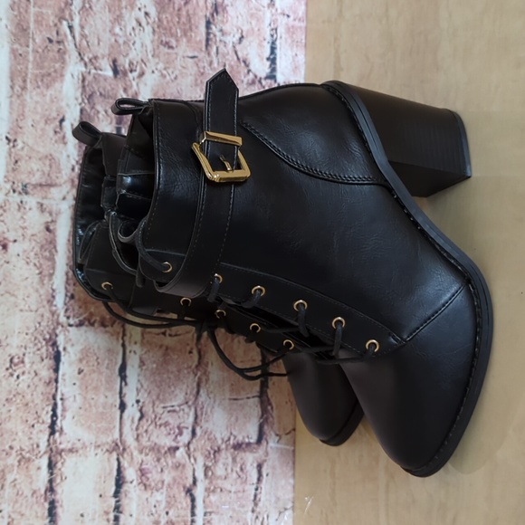 SHOEDAZZLE DILLY BLOCK HEEL BOOTIE - Picture 5 of 14